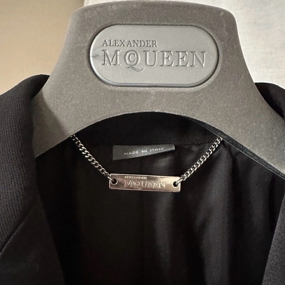 NEW Alexander McQueen Black Peplum Duchess Blazer - Picture 5 of 10